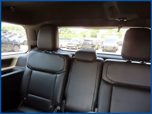 Used 2025 Ford Expedition Tremor AWD/4WD image 11