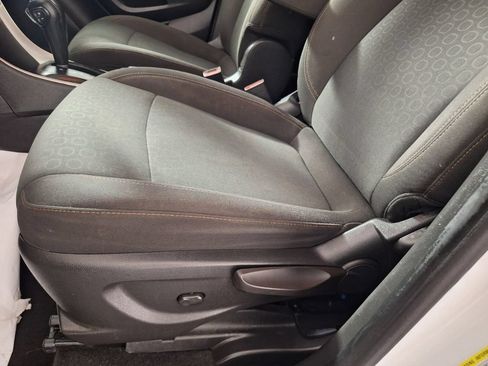 Used 2021 Chevrolet Trax LS w/ Tint and Cruise Package FWD image 29