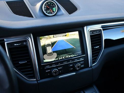 Used 2016 Porsche Macan S image 48