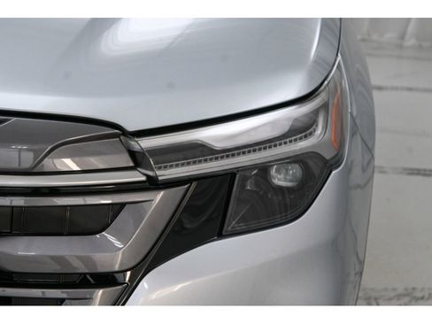 Used 2025 Subaru Forester Limited image 9