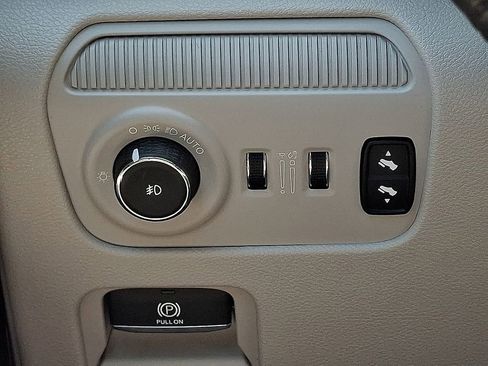 Used 2022 Jeep Wagoneer Series I w/ Premium Group I AWD/4WD image 25