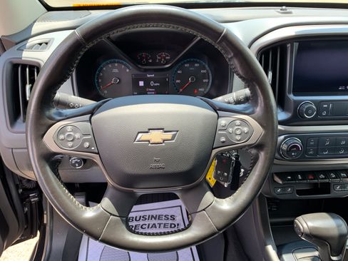 Used 2019 Chevrolet Colorado Z71 w/ Z71 Midnight Edition AWD/4WD image 18
