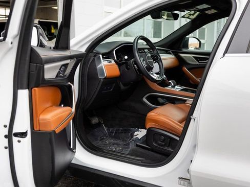 Used 2023 Jaguar F-PACE R-Dynamic S image 29