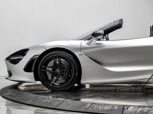 Used 2020 McLaren 720S Luxury RWD image 11