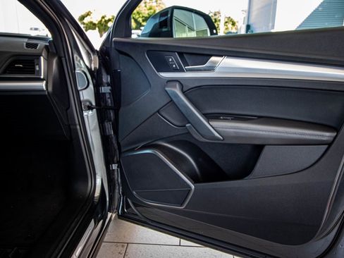 Used 2020 Audi Q5 2.0T Titanium Premium Plus w/ Premium Plus Package image 40