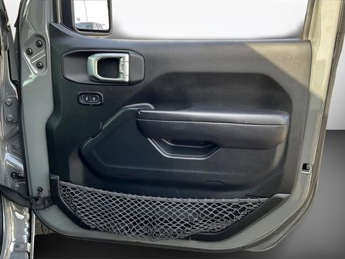 Used 2019 Jeep Wrangler Unlimited Sport S image 28