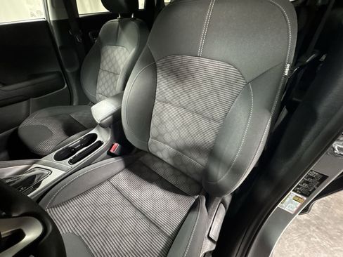 Certified 2022 Kia Niro LX image 19