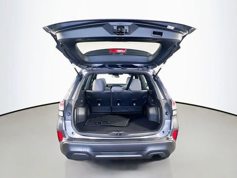 Used 2025 Subaru Forester AWD/4WD image 29
