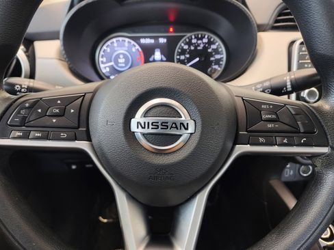 Used 2021 Nissan Versa SV FWD image 19