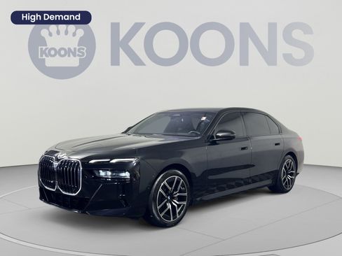 Used 2024 BMW 740i xDrive AWD/4WD image 1