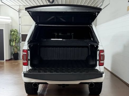 Used 2019 RAM 1500 Laramie AWD/4WD image 5