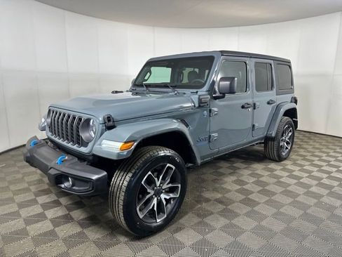 Used 2024 Jeep Wrangler Unlimited w/ Convenience Group image 7