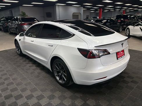 Used 2020 Tesla Model 3 Standard Range Plus RWD image 9