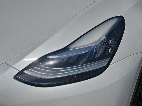 Used 2021 Tesla Model Y Long Range AWD/4WD image 28