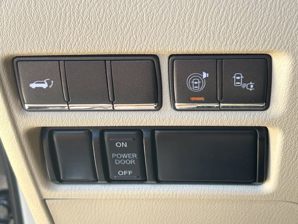 Used 2017 INFINITI QX80 4WD w/ Deluxe Technology Package image 24