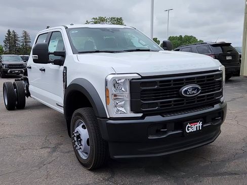 New 2025 Ford F550 4x4 Crew Cab image 16
