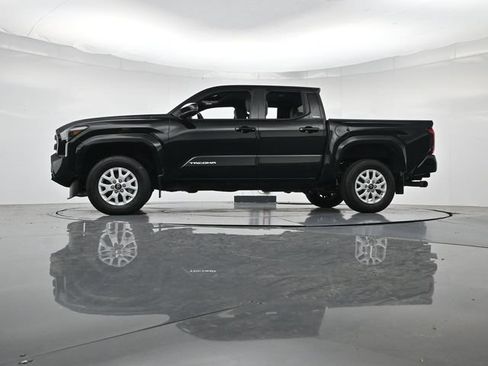 Used 2024 Toyota Tacoma SR5 AWD/4WD image 38