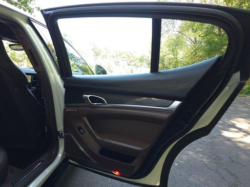 Used 2016 Porsche Panamera GTS w/ Premium Package Plus image 24