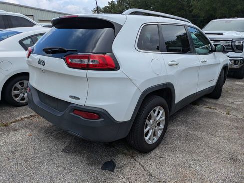 Used 2018 Jeep Cherokee Latitude Plus FWD image 4