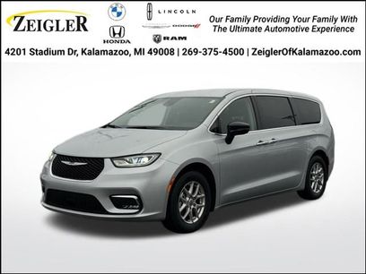 Used 2024 Chrysler Pacifica Touring-L