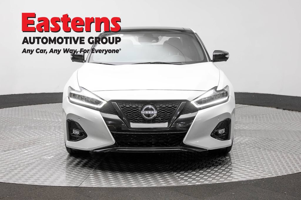 Used 2023 Nissan Maxima SR w/ Sport Mat Group FWD image 3