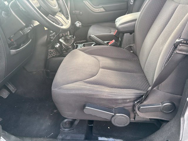 Used 2013 Jeep Wrangler Unlimited Sport w/ Connectivity Group AWD/4WD image 15
