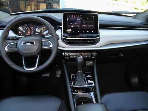 Used 2026 Jeep Compass Limited AWD/4WD image 35