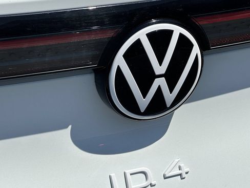 Used 2023 Volkswagen ID.4 2WD image 27