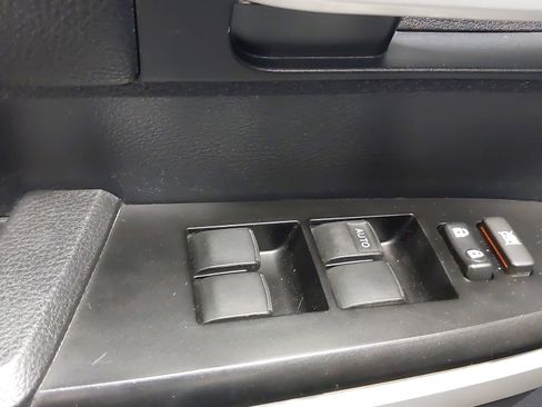 Used 2015 Toyota Tundra SR5 image 25