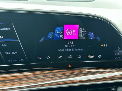 Used 2024 Cadillac Escalade Premium Luxury image 24