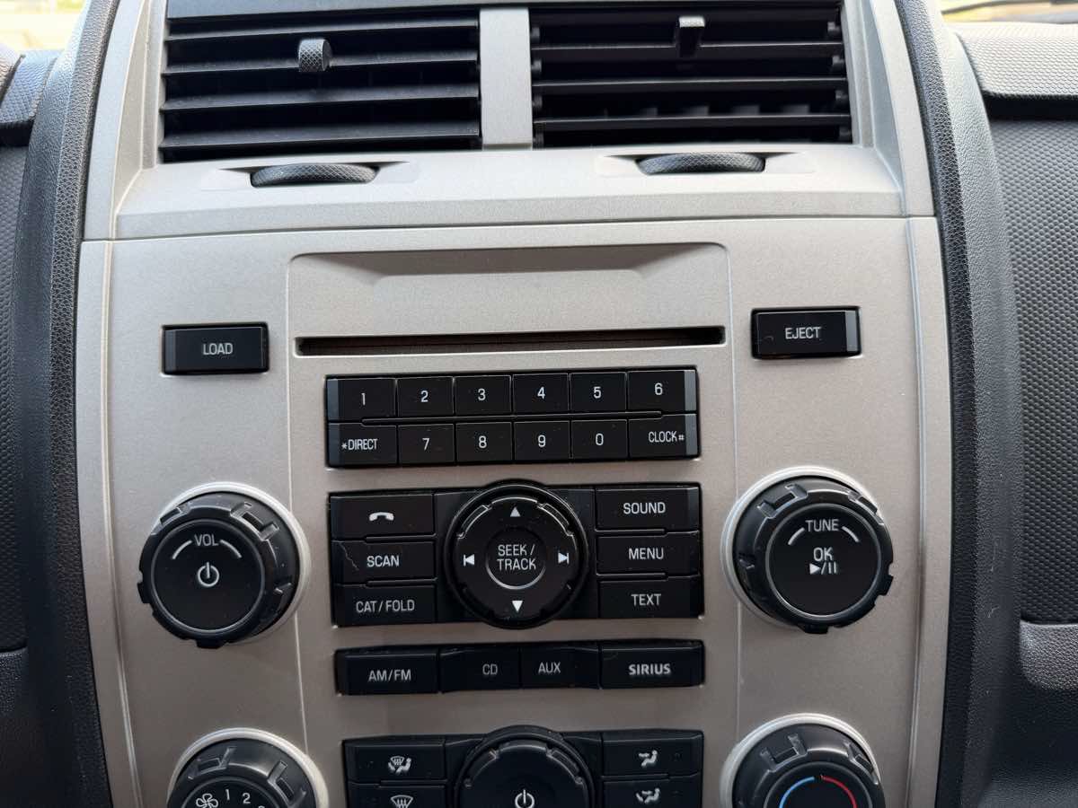 Used 2009 Ford Escape XLT FWD image 17