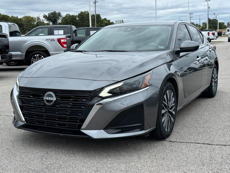 Used 2024 Nissan Altima 2.5 SV w/ SV Premium Package FWD image 8
