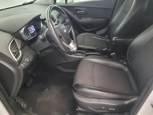 Used 2018 Chevrolet Trax LT w/ Driver Confidence Package FWD image 17