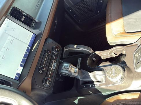 Used 2024 Ford Bronco Outer Banks image 21