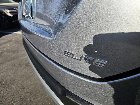 Used 2025 Honda Pilot Elite image 9