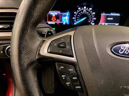 Used 2018 Ford Fusion SE w/ Fusion SE Technology Package FWD image 18