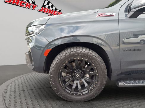 Used 2022 Chevrolet Tahoe Z71 w/ Z71 Off-Road Package AWD/4WD image 14