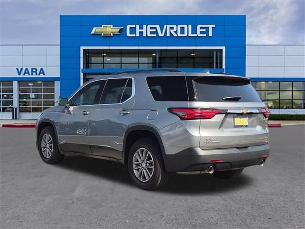 Certified 2023 Chevrolet Traverse LT FWD image 3
