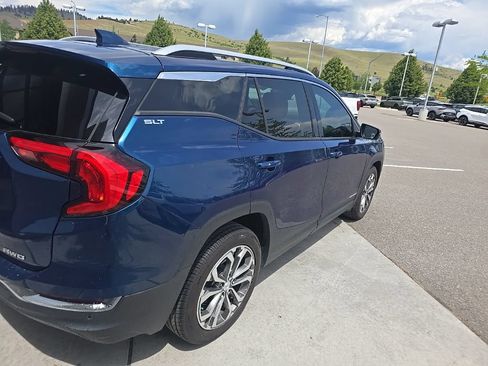 Used 2020 GMC Terrain SLT w/ GMC Pro Grade Package AWD/4WD image 7