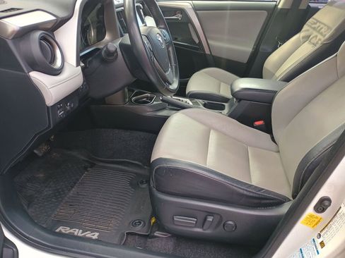 Used 2018 Toyota RAV4 Limited image 9