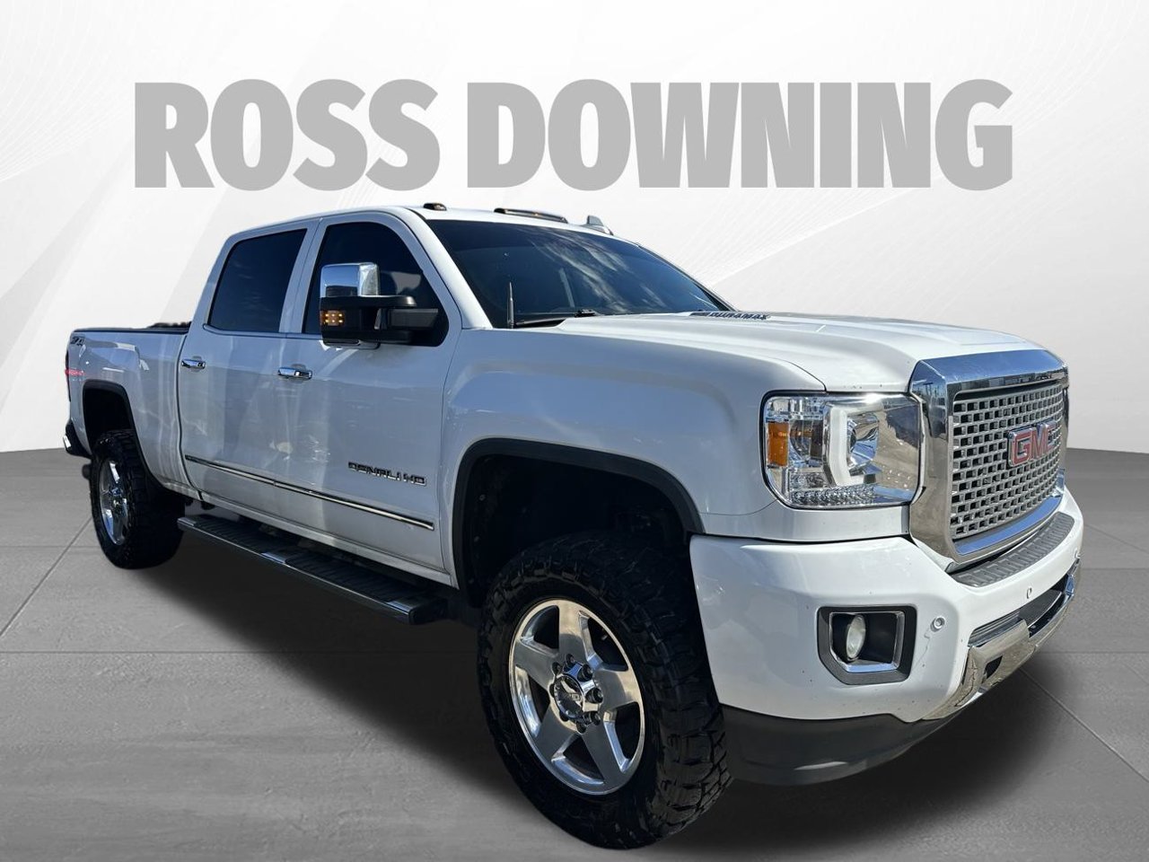 Used 2015 GMC Sierra 2500 Denali w/ Duramax Plus Package AWD/4WD image 3