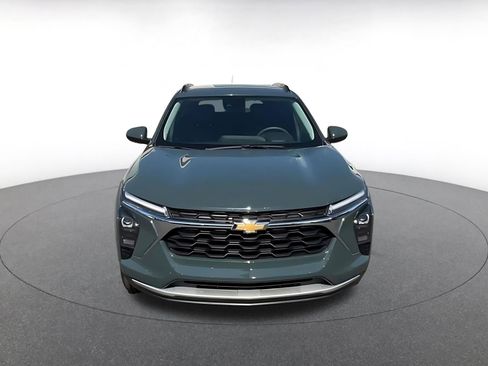 Used 2025 Chevrolet Trax LT image 4