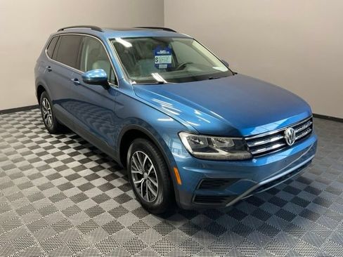 Used 2019 Volkswagen Tiguan SE w/ Panoramic Sunroof Package AWD/4WD image 2