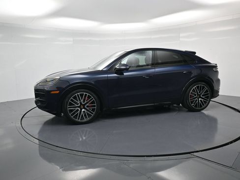 Certified 2026 Porsche Cayenne GTS AWD/4WD image 2
