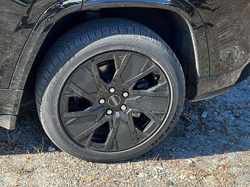 Used 2024 Jeep Wagoneer Launch Edition image 12