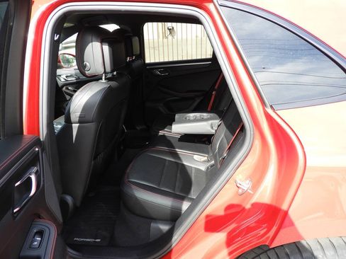 Used 2018 Porsche Macan GTS AWD/4WD image 21