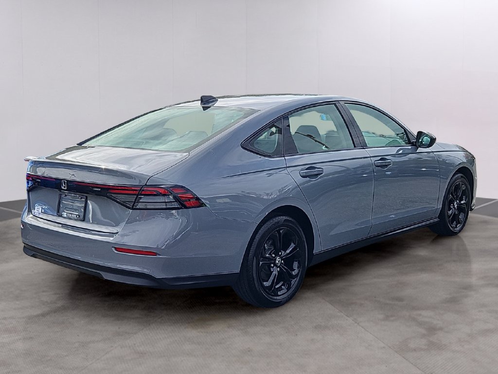 Used 2025 Honda Accord SE image 4