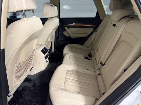 Used 2023 Audi Q5 2.0T Premium w/ Convenience Package AWD/4WD image 13