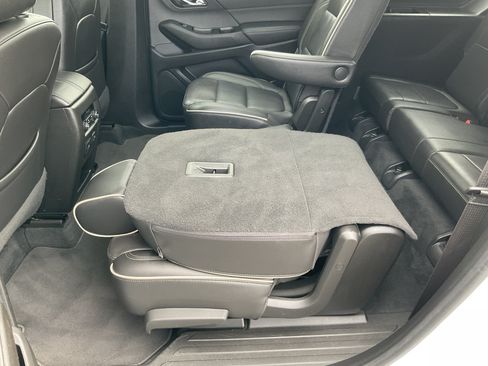 Used 2023 Chevrolet Traverse Premier w/ Redline Edition AWD/4WD image 47