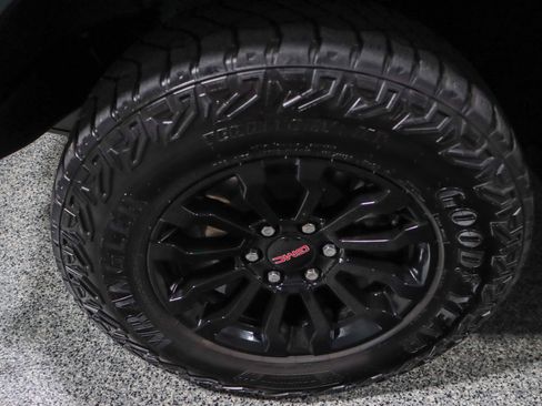 Used 2023 GMC Sierra 1500 AT4X image 11